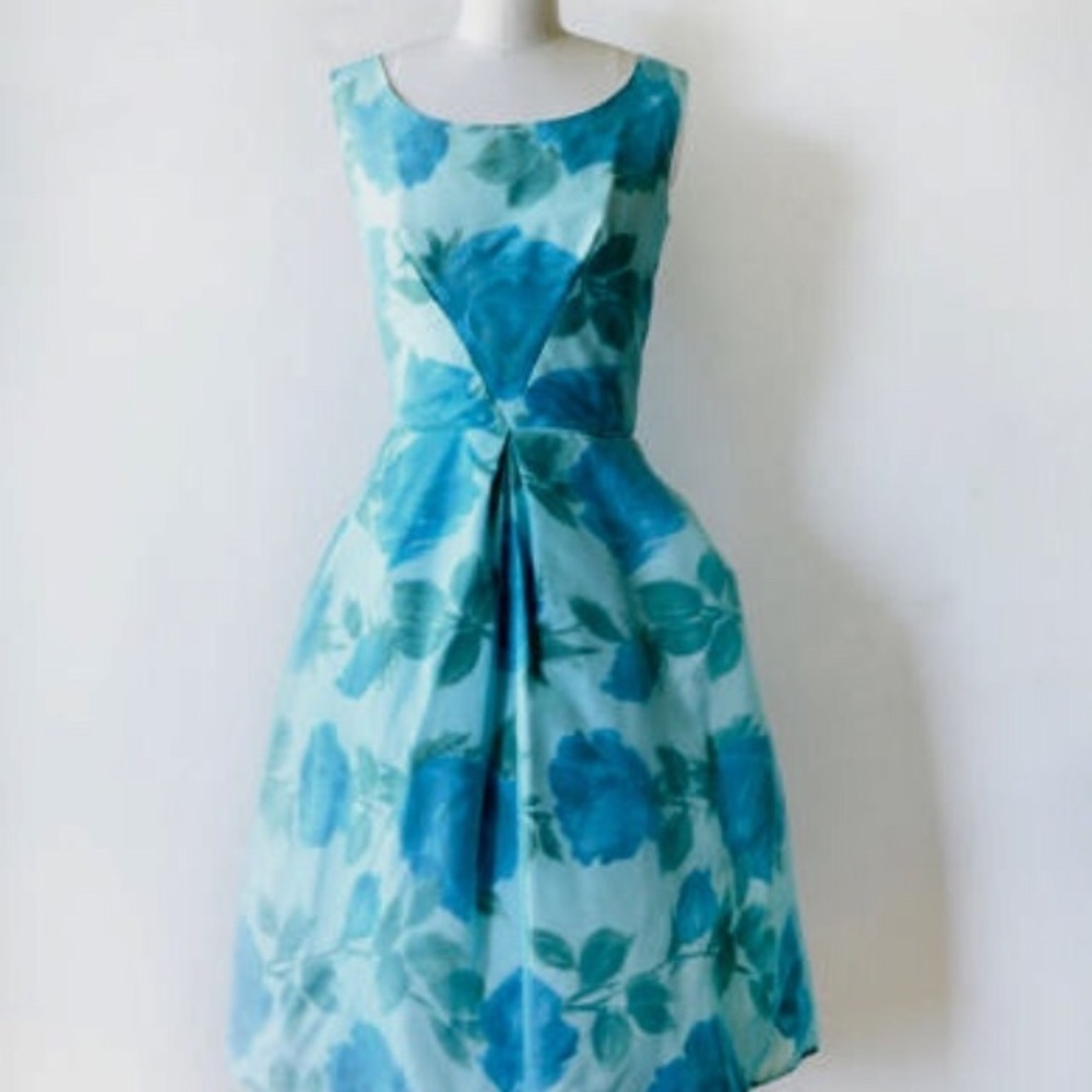 Timeless Vintage Blue Tea Dress Gorgeous Shape